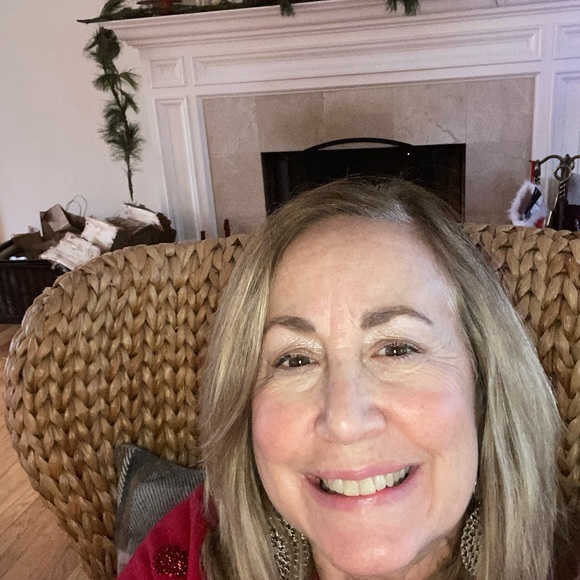 Meet your Posher, Lilly - Picture 1 of 1